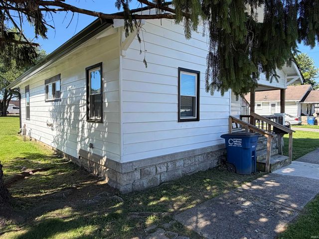 1210 4th Street, Bedford, IN 47421