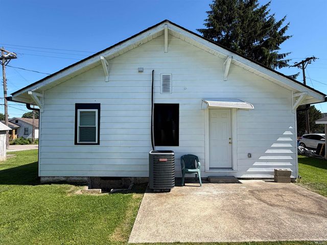1210 4th Street, Bedford, IN 47421