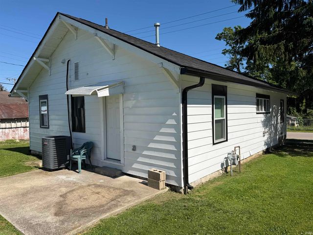 1210 4th Street, Bedford, IN 47421