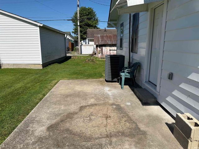 1210 4th Street, Bedford, IN 47421