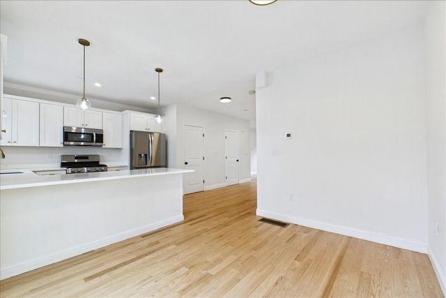 20 Dyer St 20, Rockland, MA 02370
