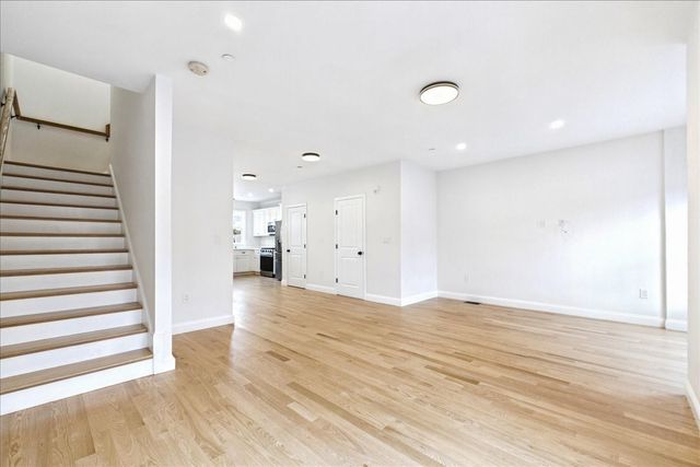 20 Dyer St 20, Rockland, MA 02370