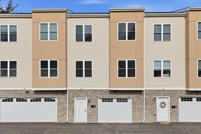 20 Dyer St 20, Rockland, MA 02370