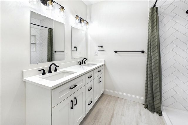 20 Dyer St 20, Rockland, MA 02370