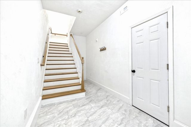 20 Dyer St 20, Rockland, MA 02370