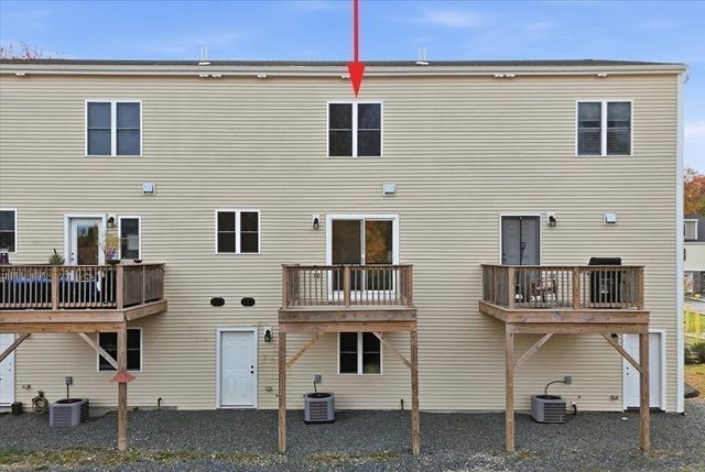 20 Dyer St 20, Rockland, MA 02370