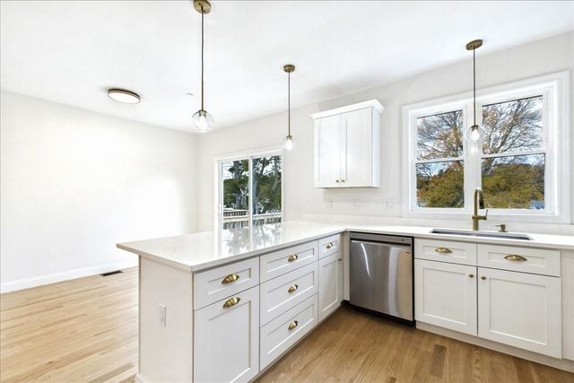 20 Dyer St 20, Rockland, MA 02370