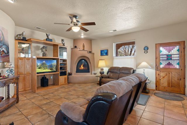 650 Barnett Road, Bosque Farms, NM 87068