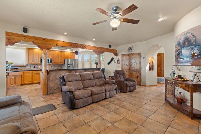 650 Barnett Road, Bosque Farms, NM 87068