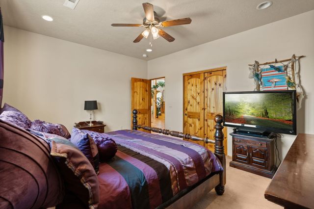 650 Barnett Road, Bosque Farms, NM 87068