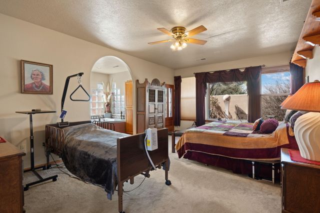 650 Barnett Road, Bosque Farms, NM 87068