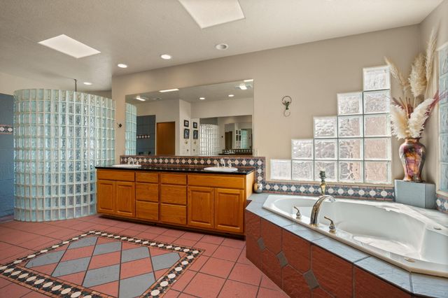 650 Barnett Road, Bosque Farms, NM 87068