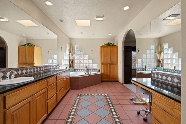 650 Barnett Road, Bosque Farms, NM 87068