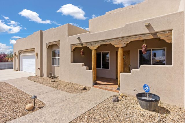 650 Barnett Road, Bosque Farms, NM 87068