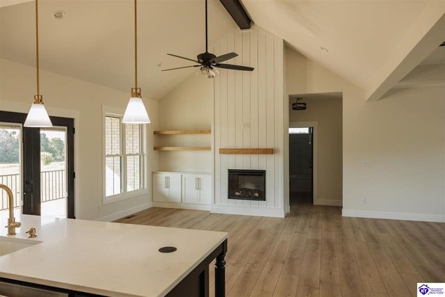 243 Sweet Grass Ct, Hodgenville, KY 42748