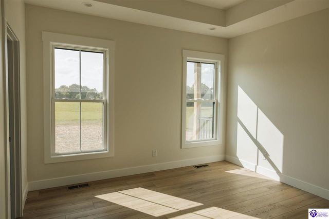 243 Sweet Grass Ct, Hodgenville, KY 42748