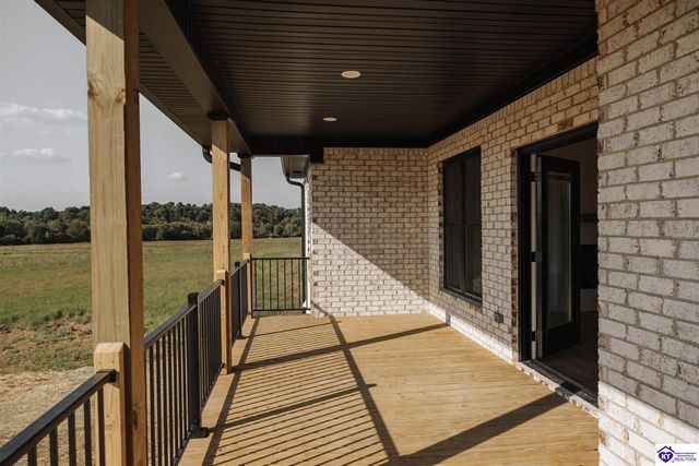 243 Sweet Grass Ct, Hodgenville, KY 42748