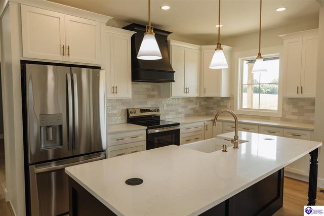 243 Sweet Grass Ct, Hodgenville, KY 42748