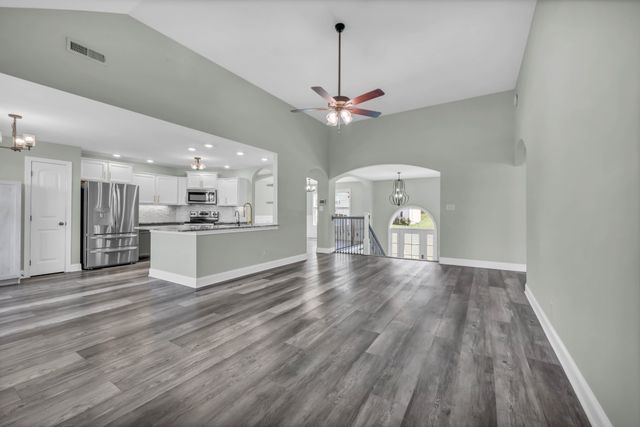 524 Cresthaven Ln, Clarksville, TN 37043