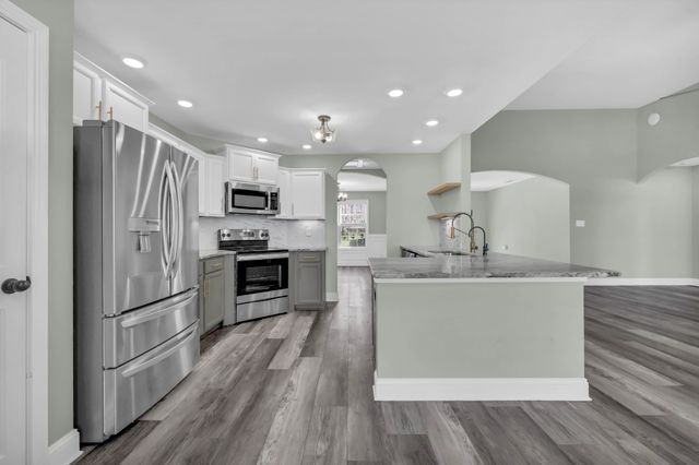 524 Cresthaven Ln, Clarksville, TN 37043