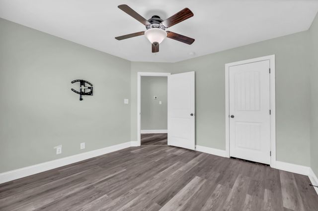 524 Cresthaven Ln, Clarksville, TN 37043