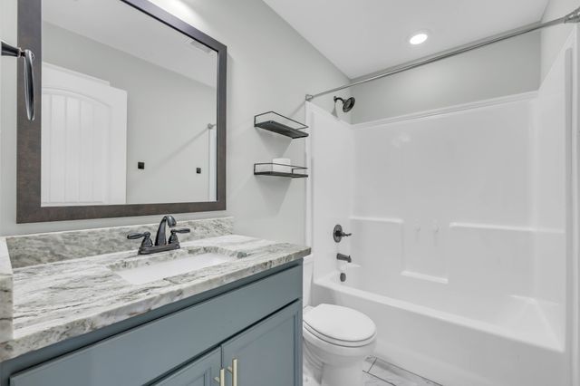 524 Cresthaven Ln, Clarksville, TN 37043