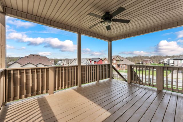 524 Cresthaven Ln, Clarksville, TN 37043