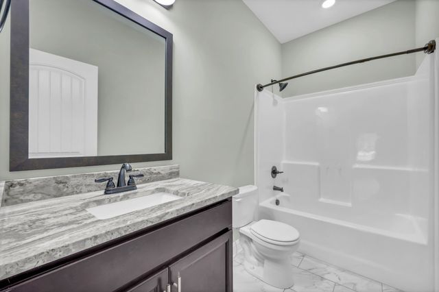 524 Cresthaven Ln, Clarksville, TN 37043