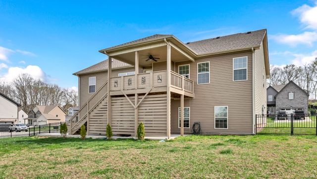 524 Cresthaven Ln, Clarksville, TN 37043