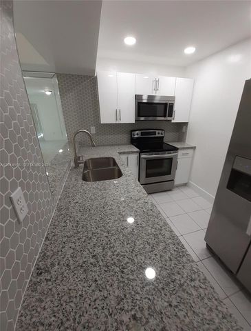 11800 SW 18th St 314-4, Miami, FL 33175