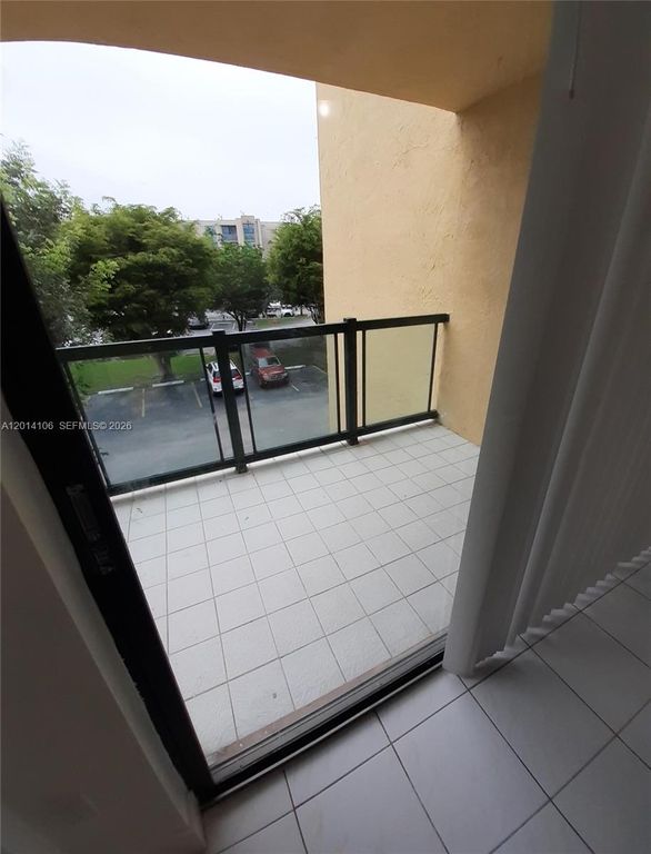 11800 SW 18th St 314-4, Miami, FL 33175