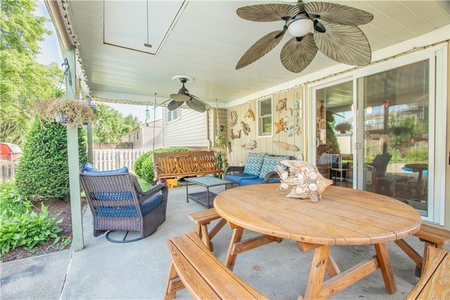 404 Anna Marie Dr, Cranberry Twp, PA 16066