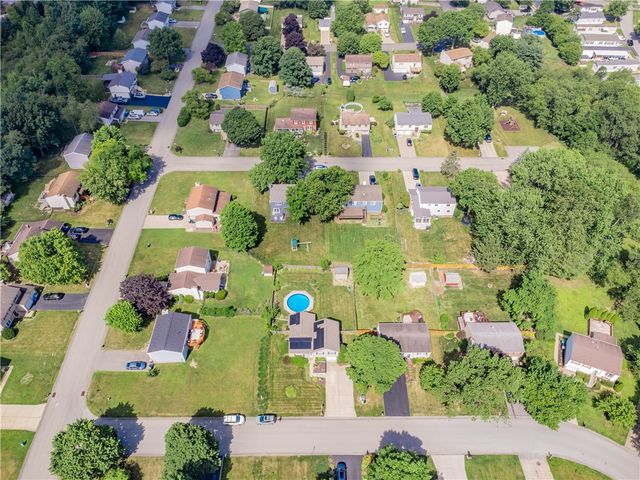 404 Anna Marie Dr, Cranberry Twp, PA 16066