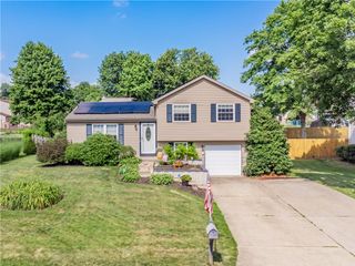 404 Anna Marie Dr, Cranberry Twp, PA 16066
