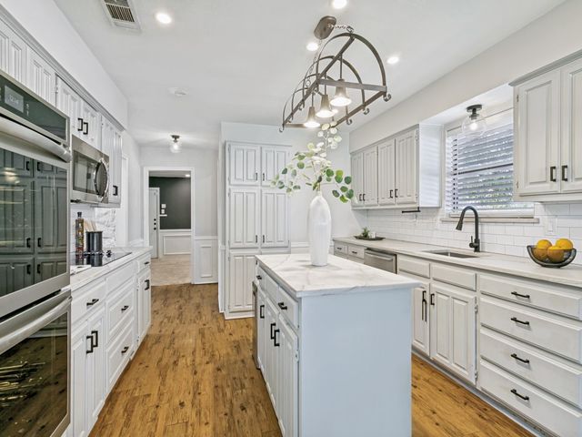 2600 Belmeade Drive, Carrollton, TX 75006