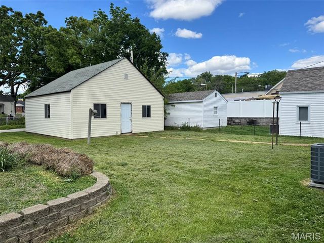 6015 Arthur Avenue, St Louis, MO 63139