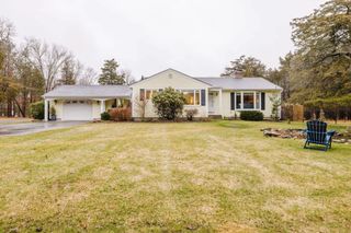 15 Ralsie Rd, Rehoboth, MA 02769