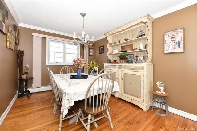 255 Brookside Court, Copiague, NY 11726