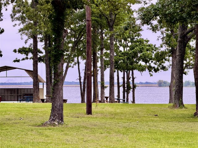 000 Water Oak Road, Trinidad, TX 75163