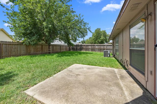 12322 White River Dr, Tomball, TX 77375