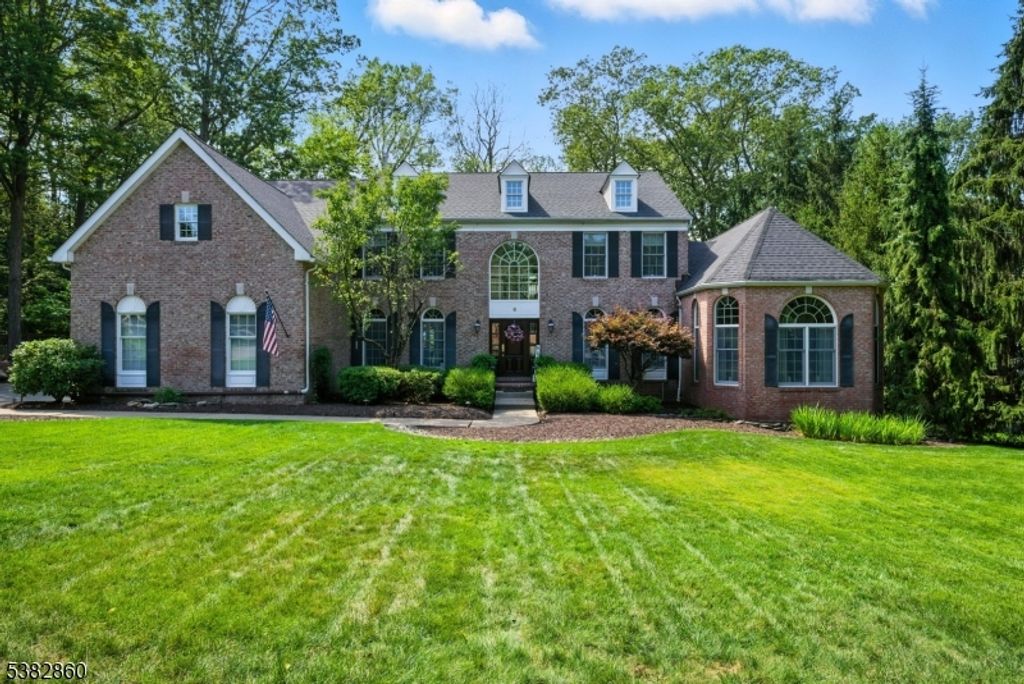 Image 1 of property listing at 6 KNOLL TOP COURT, Denville Twp., NJ 07834