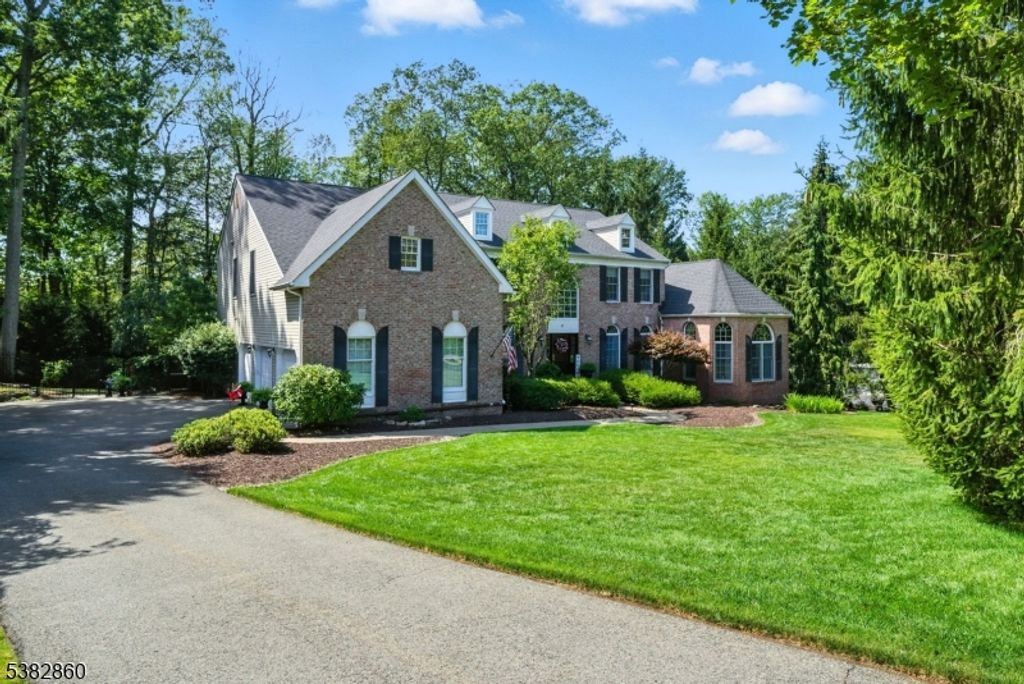 Image 31 of property listing at 6 KNOLL TOP COURT, Denville Twp., NJ 07834