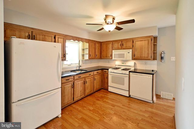 51 MACON DR, Hamilton, NJ 08619
