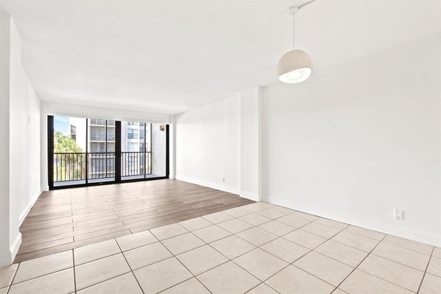 8 Royal Palm Way 3020, Boca Raton, FL 33432
