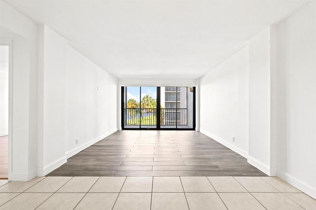 8 Royal Palm Way 3020, Boca Raton, FL 33432