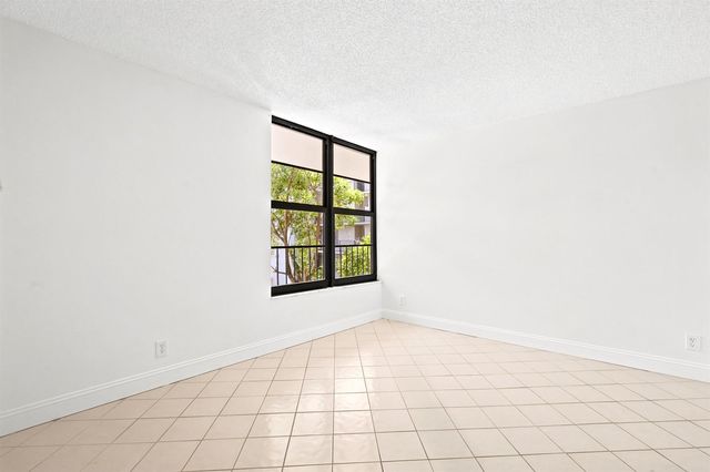 8 Royal Palm Way 3020, Boca Raton, FL 33432