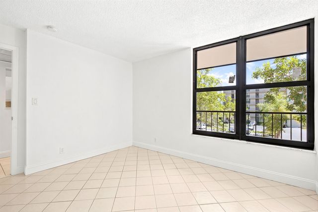 8 Royal Palm Way 3020, Boca Raton, FL 33432