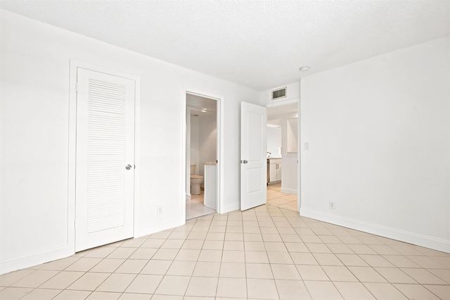 8 Royal Palm Way 3020, Boca Raton, FL 33432