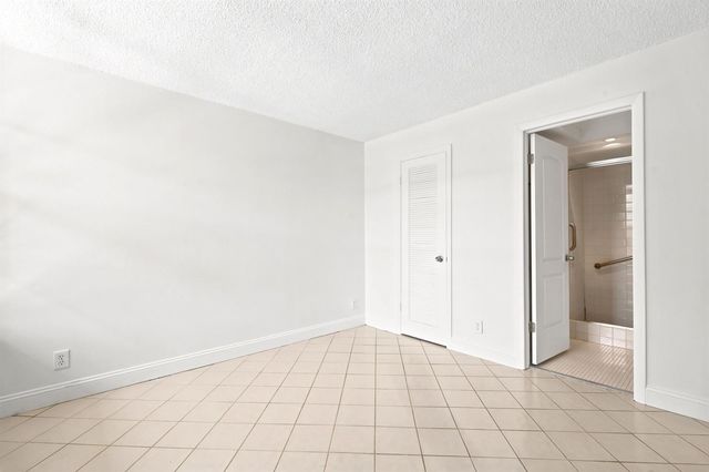 8 Royal Palm Way 3020, Boca Raton, FL 33432