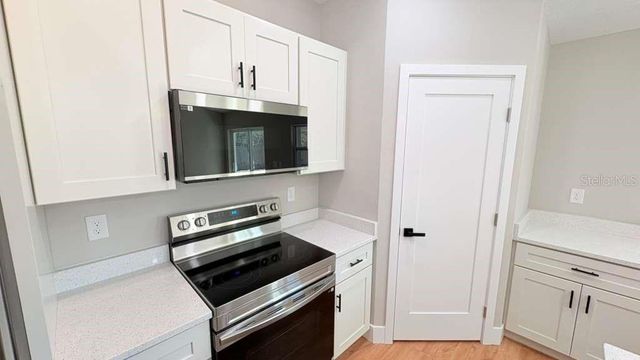 77 MALAUKA PASS, Ocklawaha, FL 32179